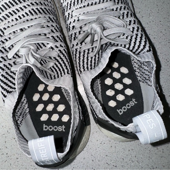 adidas NMD R1 - Picture 11 of 13